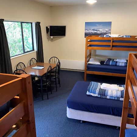 Haast River Motels & Holiday Park Экстерьер фото