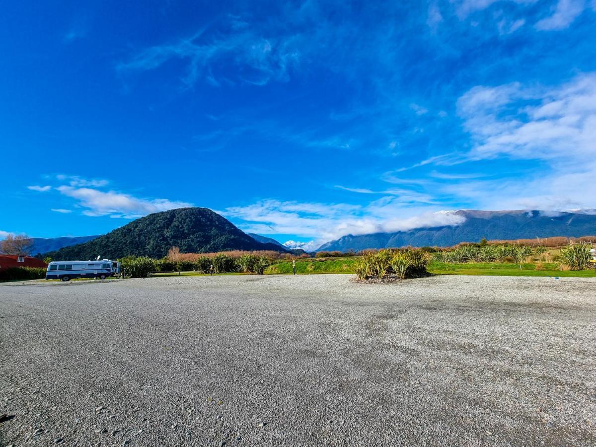 Haast River Motels & Holiday Park Экстерьер фото