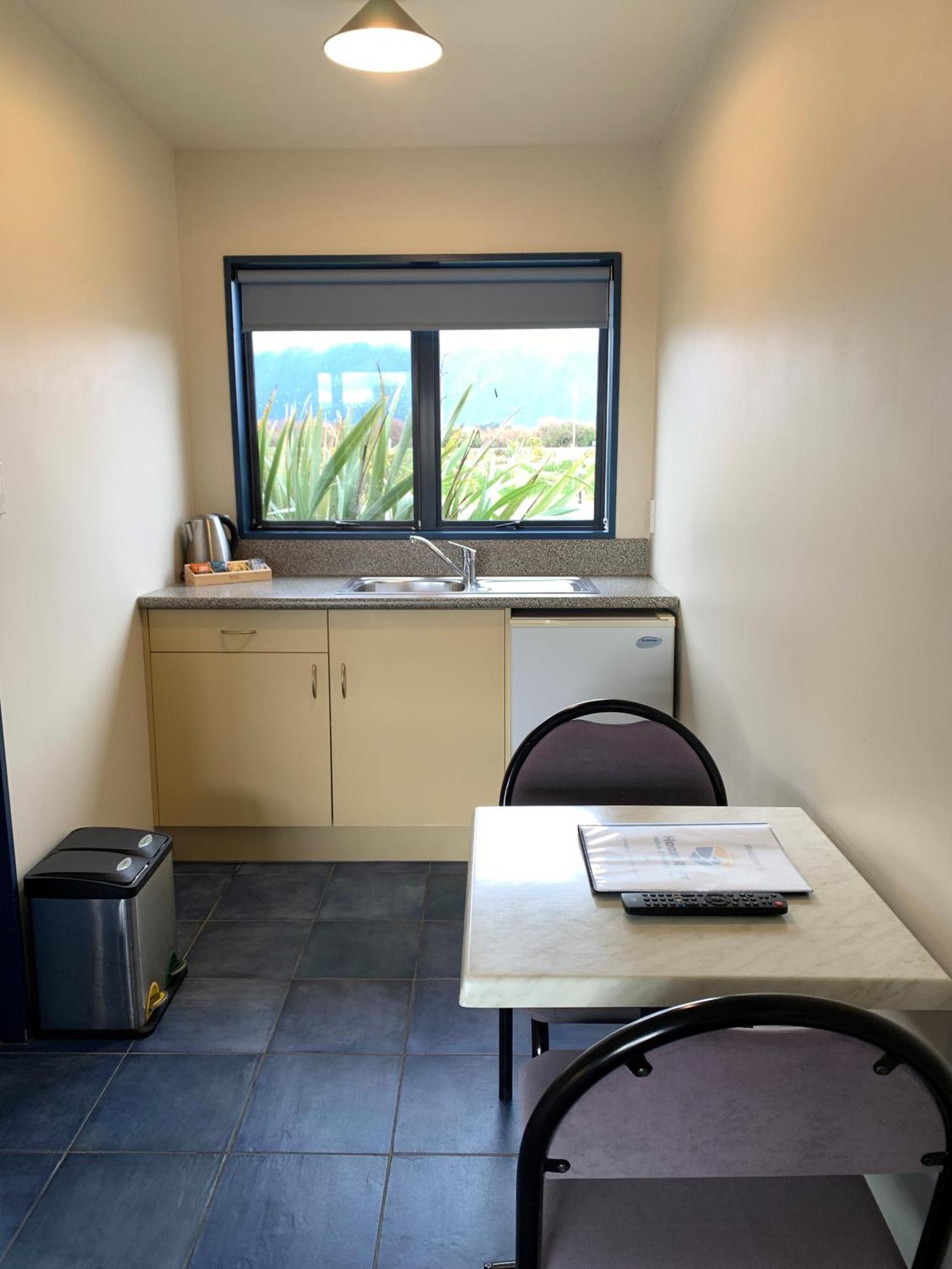 Haast River Motels & Holiday Park Экстерьер фото