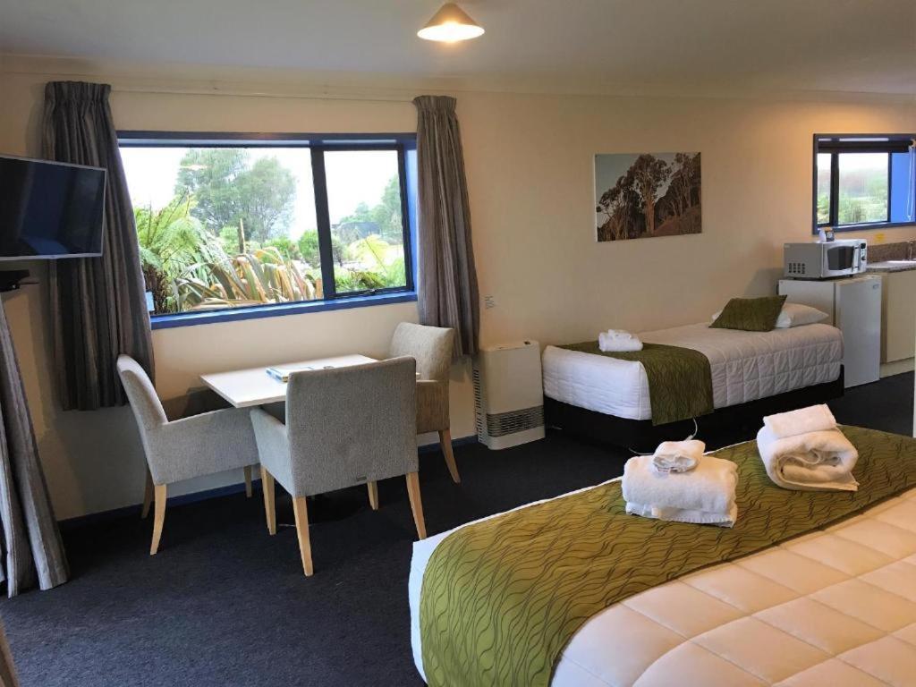 Haast River Motels & Holiday Park Экстерьер фото