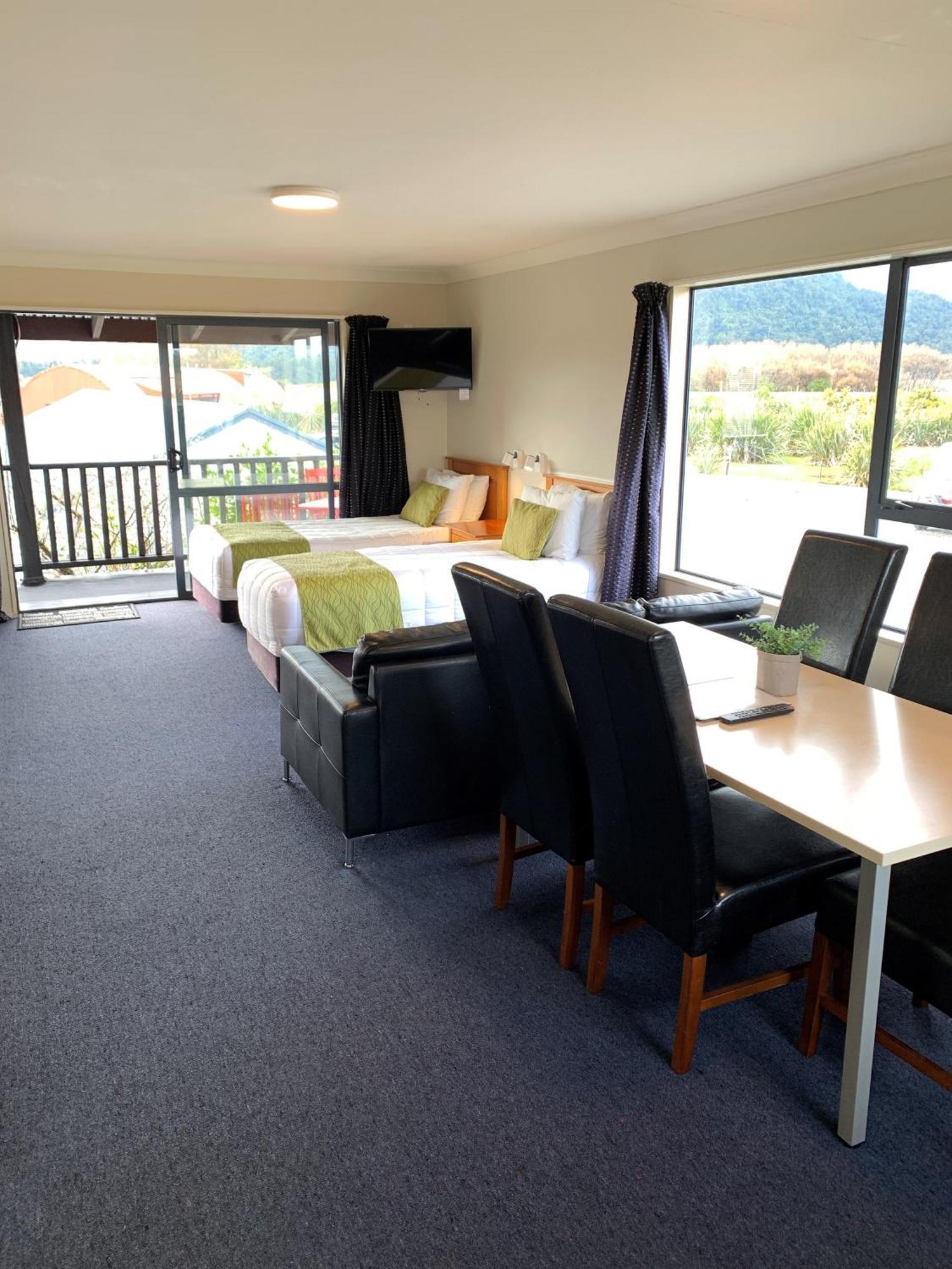 Haast River Motels & Holiday Park Экстерьер фото