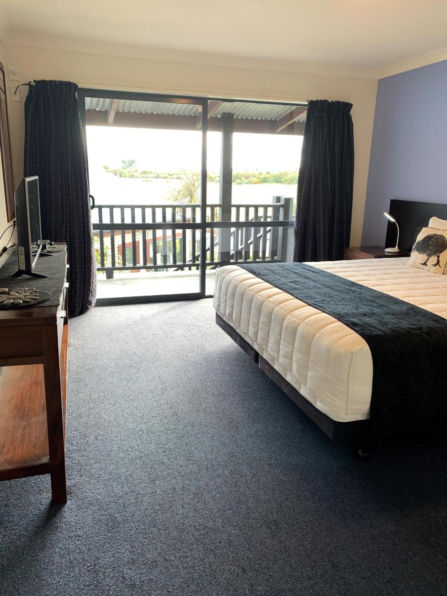 Haast River Motels & Holiday Park Экстерьер фото