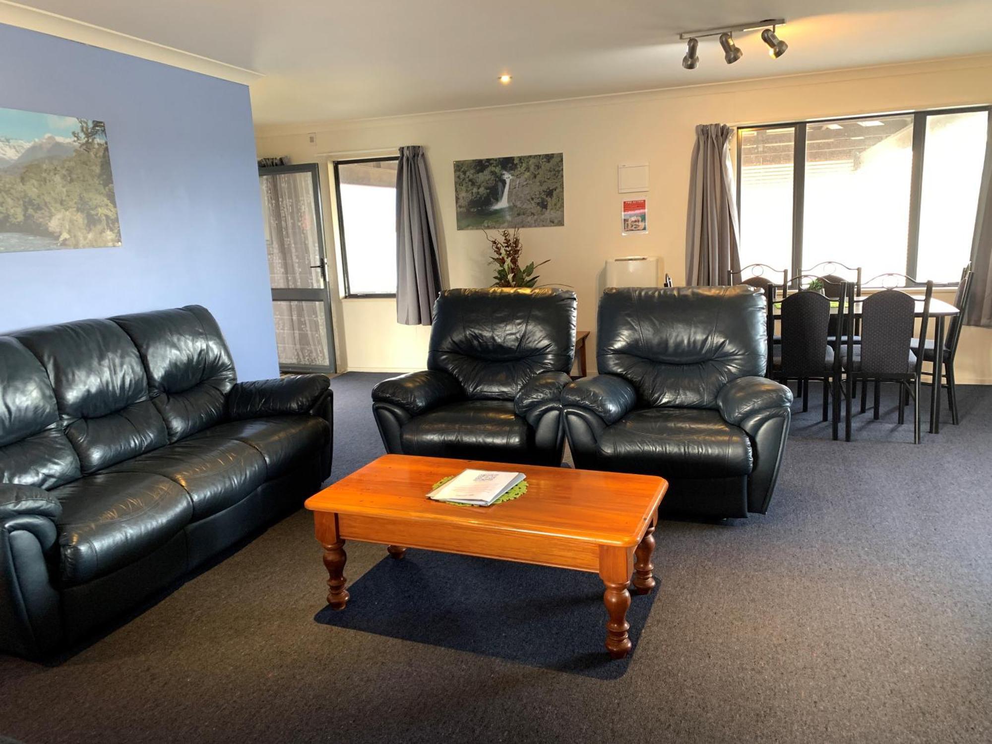 Haast River Motels & Holiday Park Экстерьер фото