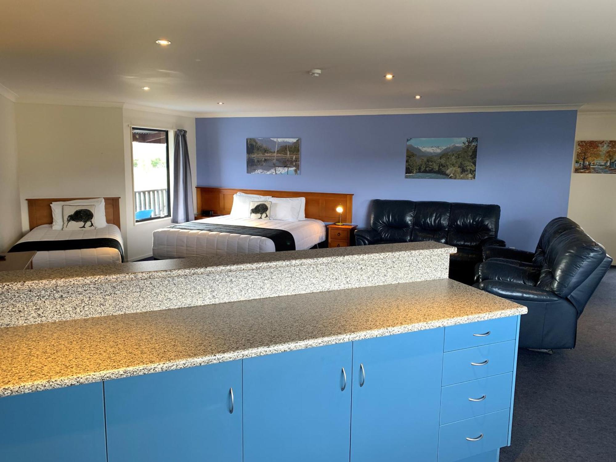 Haast River Motels & Holiday Park Экстерьер фото