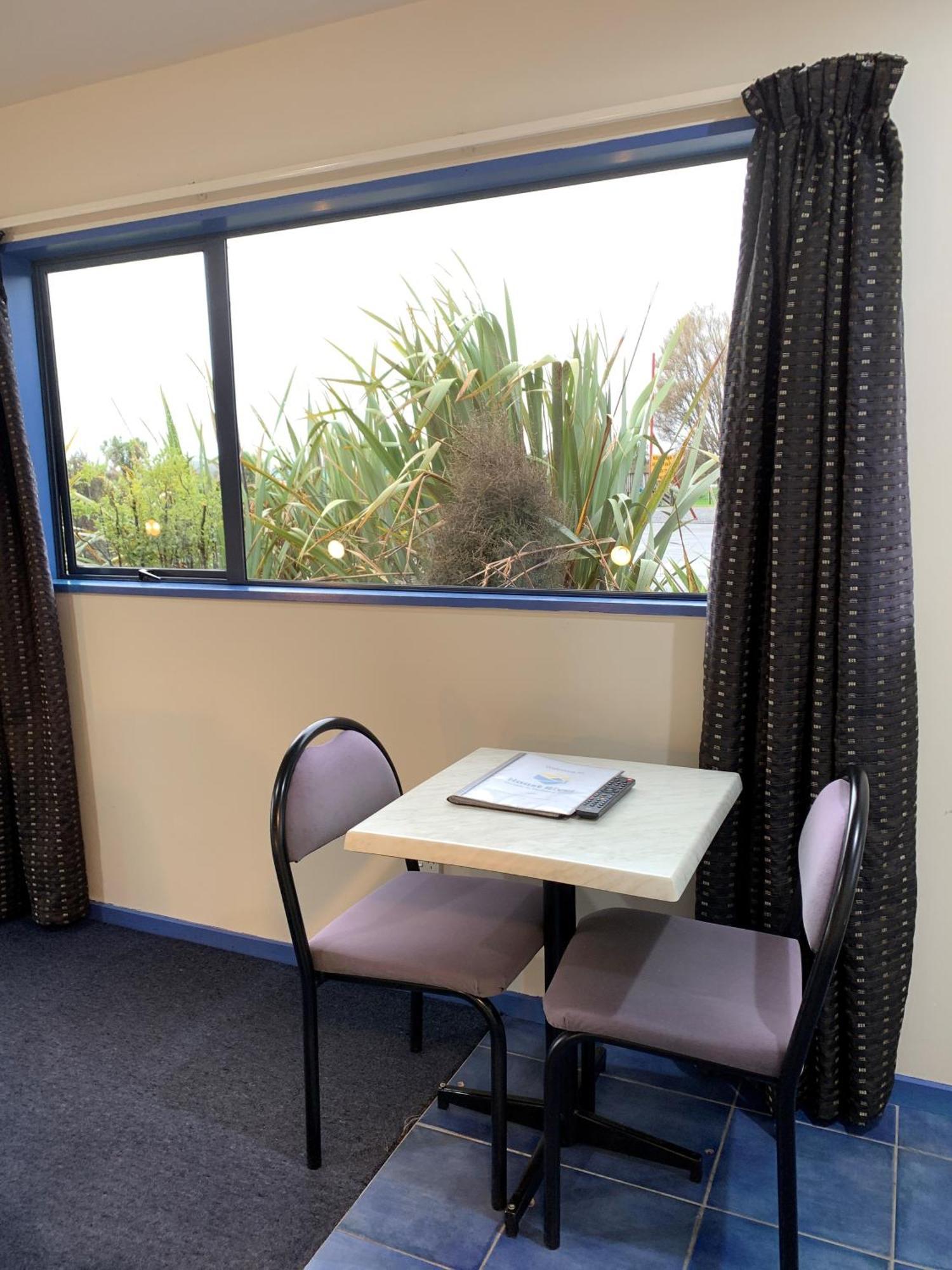 Haast River Motels & Holiday Park Экстерьер фото